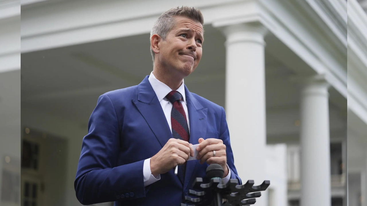 'Can’t even buy parts on eBay': Duffy flags crisis in US air traffic control system