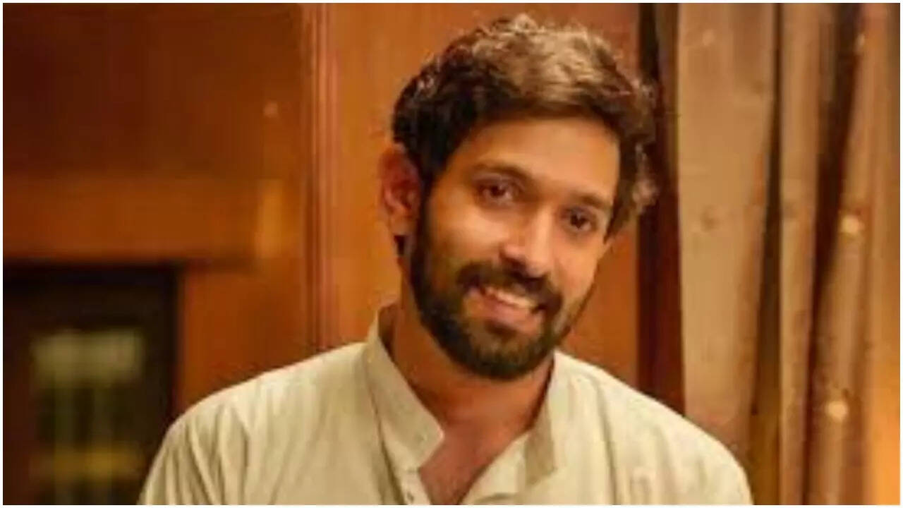 Is Vikrant the new lead of Karan’s 'Dostana 2'?
