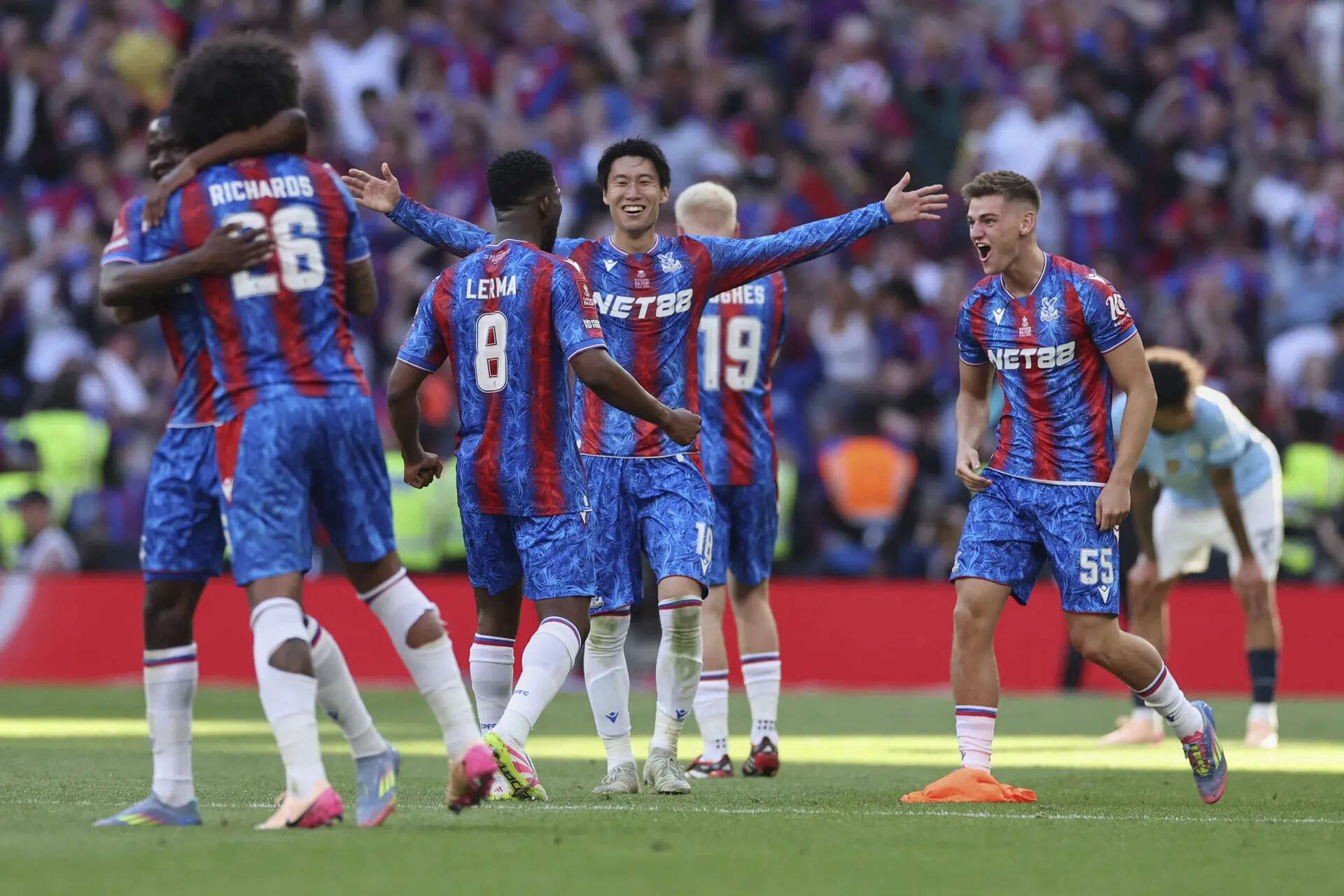First trophy in 120 years! Crystal Palace stun Man City to win FA Cup title