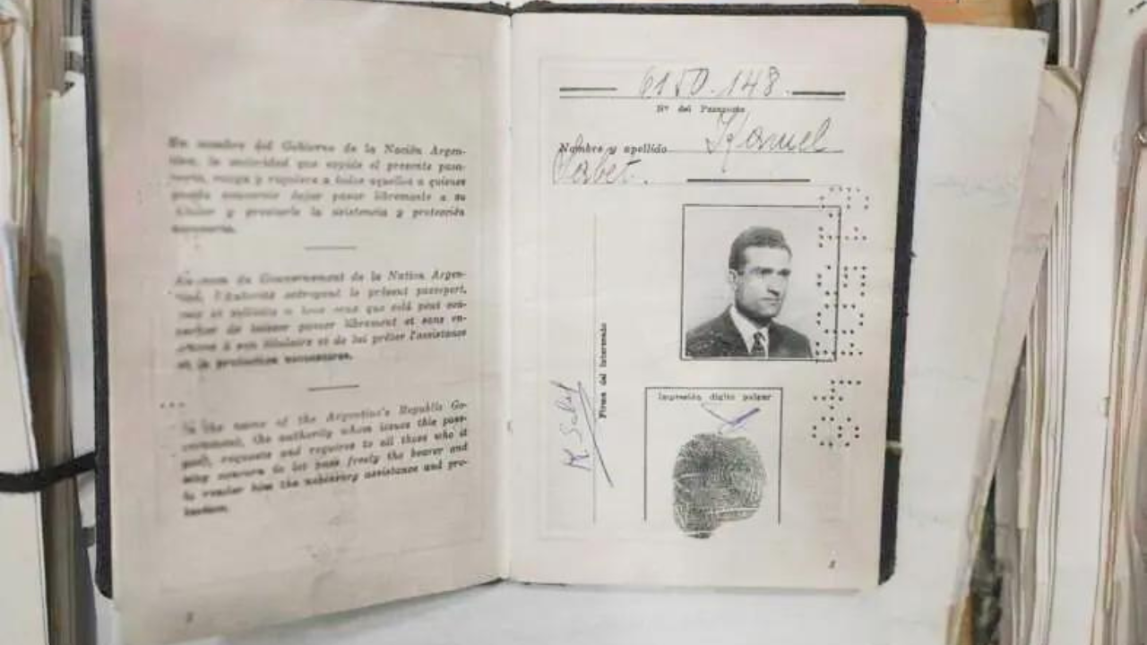 Israel recovers spy Eli Cohen's archive from Syria 60 years after he was hanged