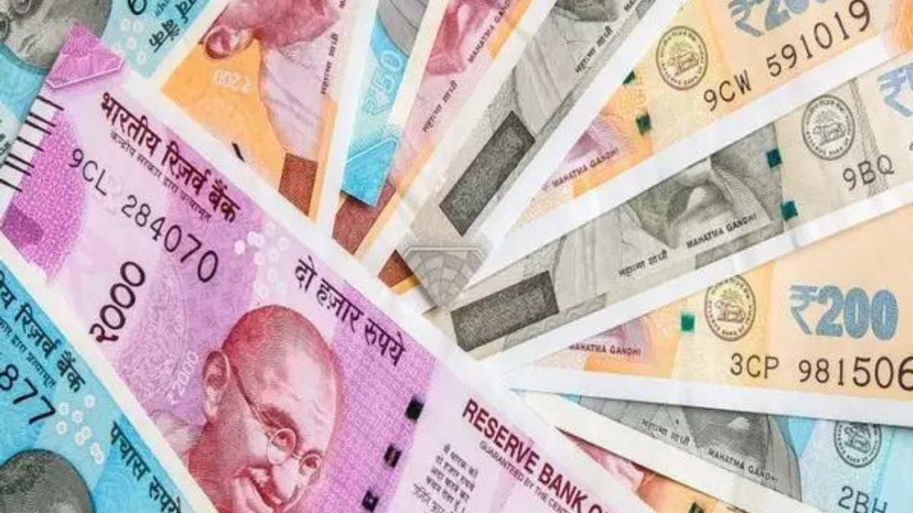 The Headlines – Rupee falls 16 Paise to 85.58 against US Dollar weighed by global yield concerns, foreign outflows