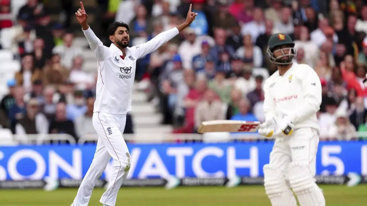 England beat Zimbabwe by an innings and 45 runs in one-off Test