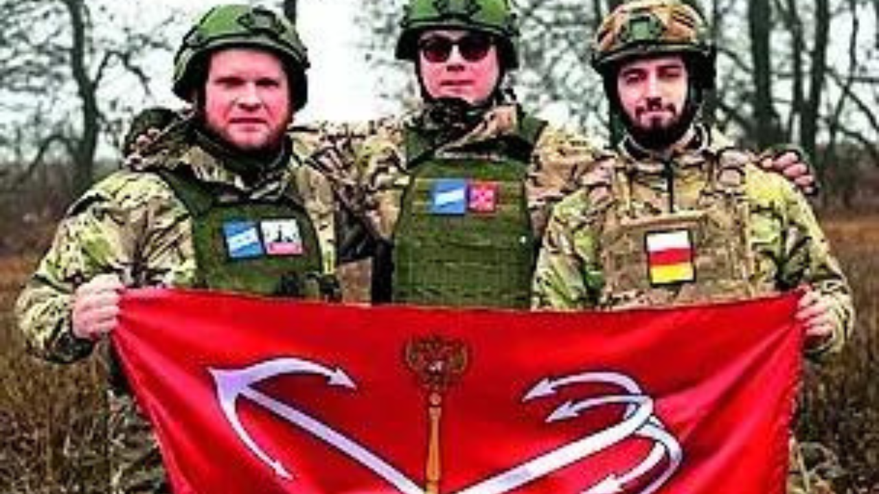 Selfies from the front: Inside the 'VIP' brigade for ambitious Russian officials