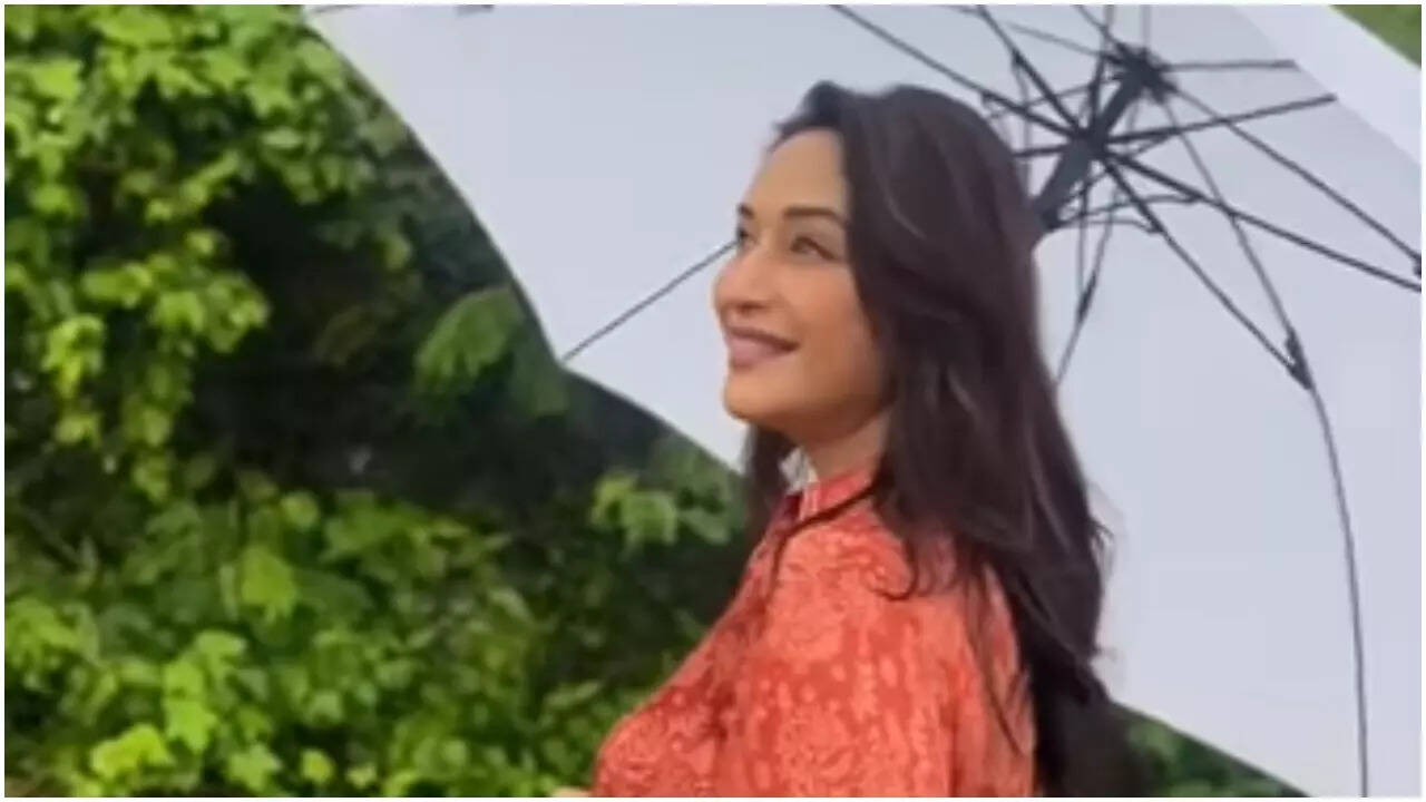 Madhuri dances to 'Mausam Ka Jaadu' amid Mumbai’s monsoon