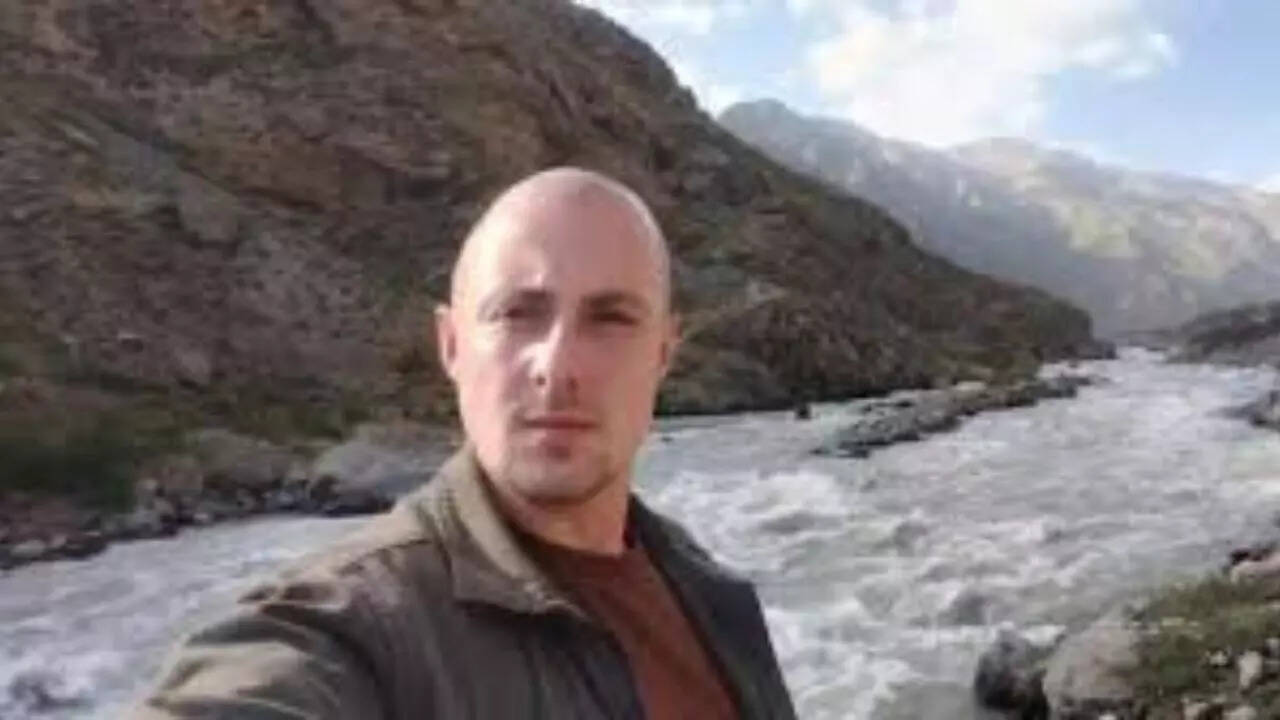 Controversial British YouTuber hates on Indians; claims they can't speak English, lie in interviews