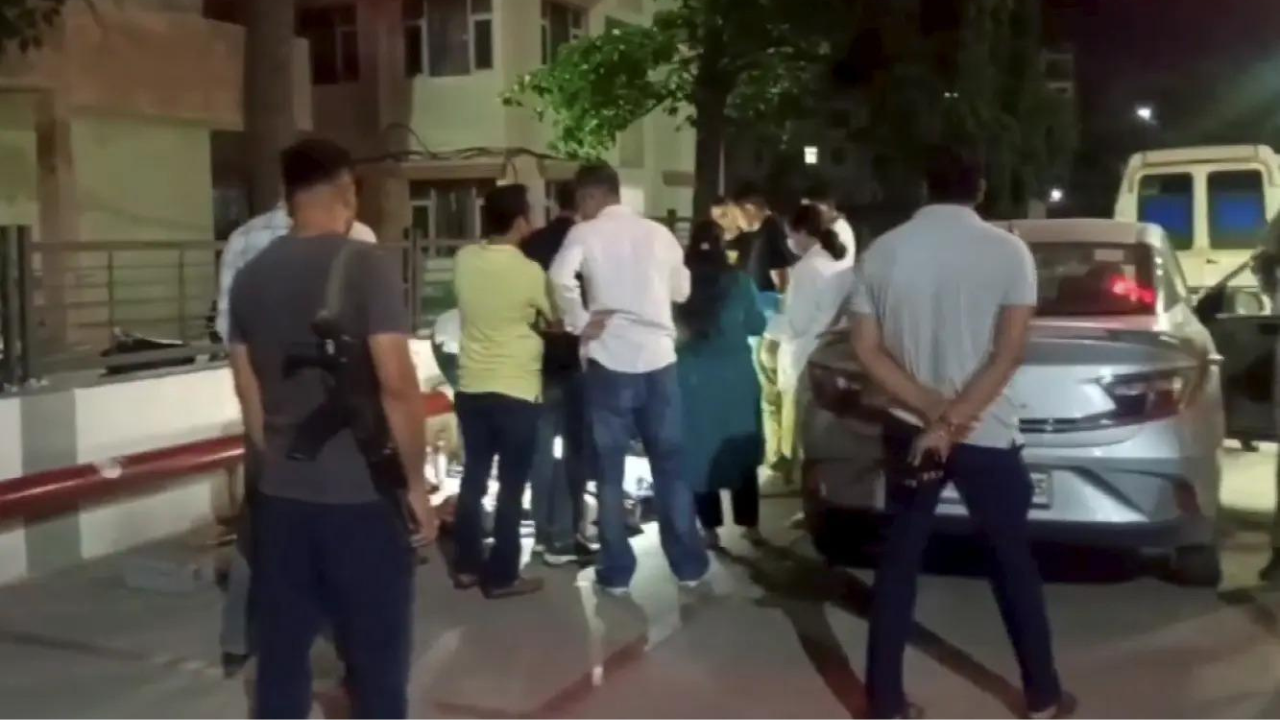 Family of 7 found dead in car: Suicide pact suspected, debt angle under probe