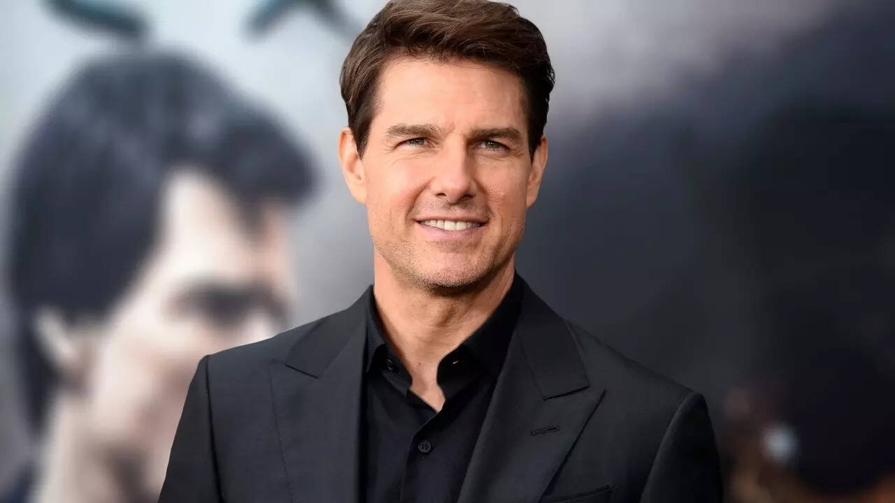 Tom Cruise pens emotional note to fans