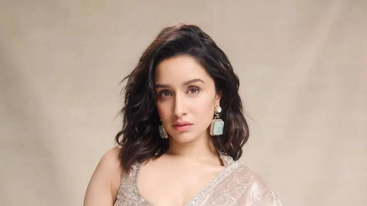 Shraddha in talks with Dinesh Vijan and Laxman Uttekar