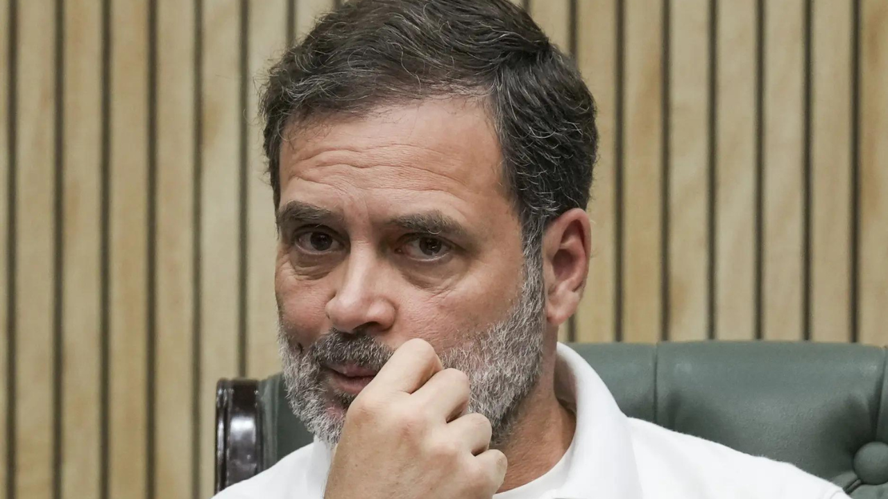 'Will blacken Rahul's face': Uddhav Sena leader sparks row over 'Savarkar insult', Cong hits back