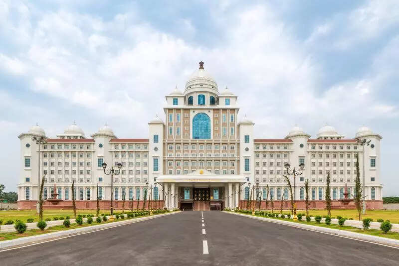 Meenakshi Natarajan, Revanth discuss cabinet expansion at dinner