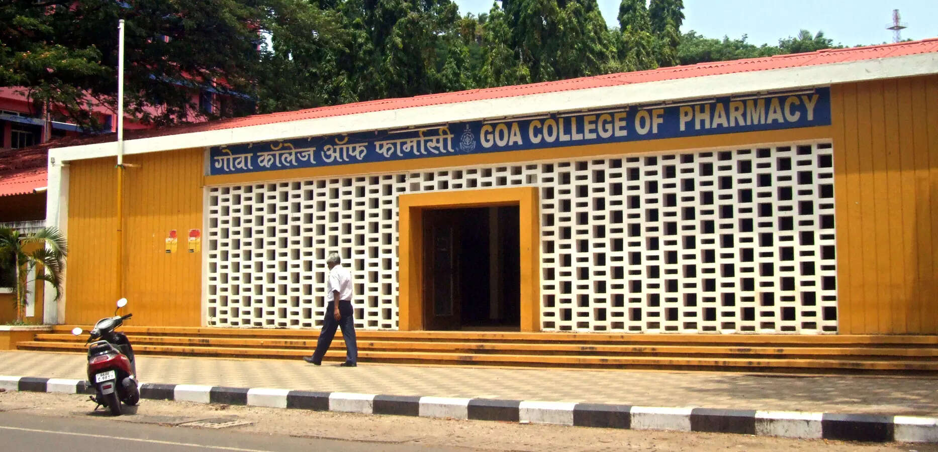 Prevent imminent collapse of Asia’s oldest pharma college building, 1.4k alumni tell CM