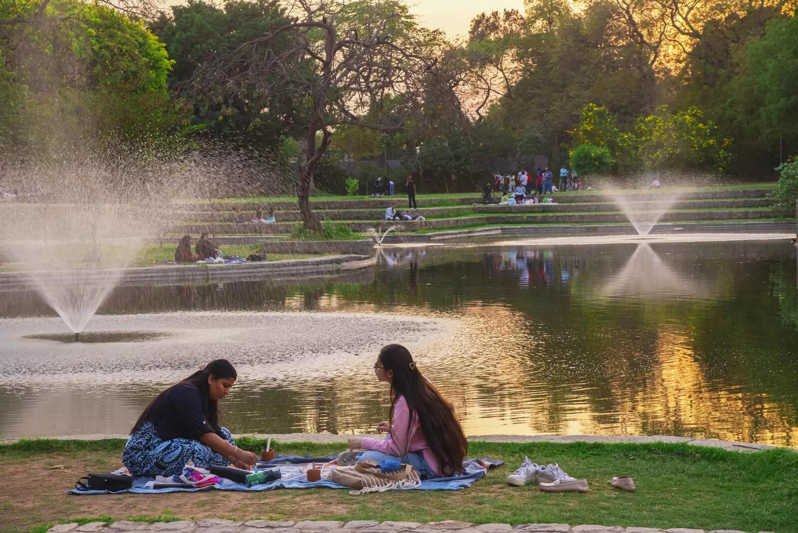 Ditch day plans, unwind by Delhi’s lakes on summer evenings