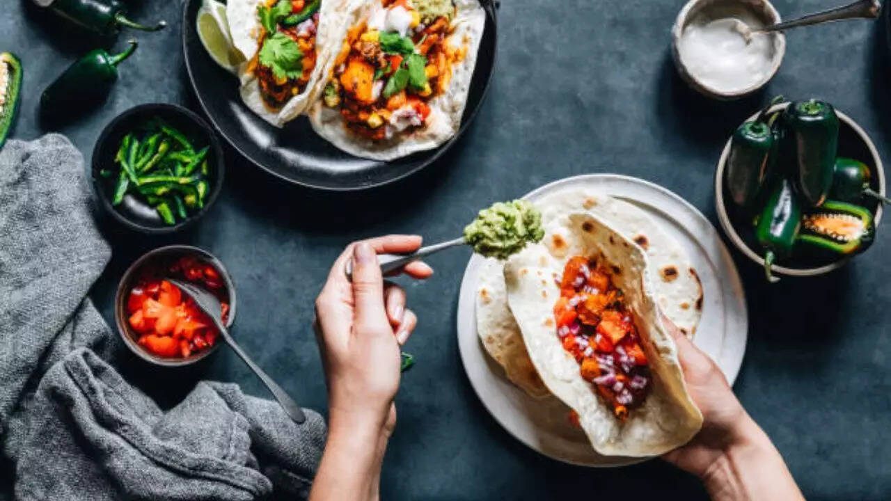 How are tacos made?