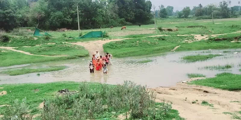 78 years on, Barkagaon’s wait for bridge over Peepal river continues