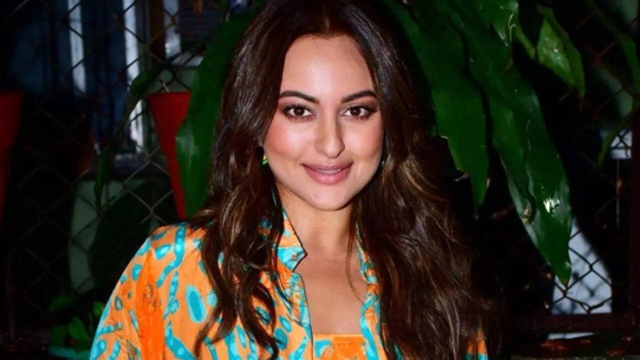 Sonakshi Sinha calls out Mumbai's civic negligence