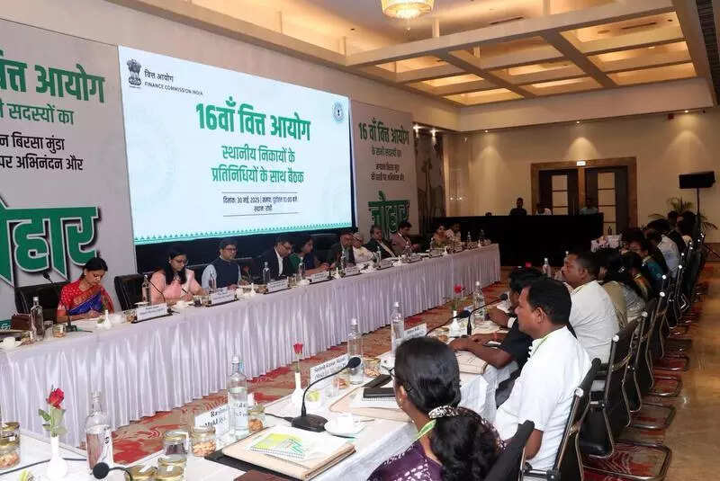 JMM, Cong demand greater support from fin panel, BJP seeks more transparency