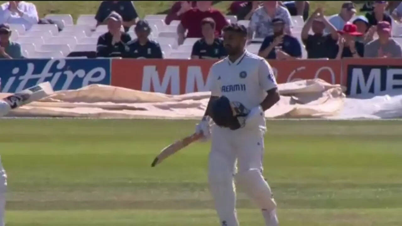 Karun nears a double century, Sarfaraz silences critics as India A post 409/3