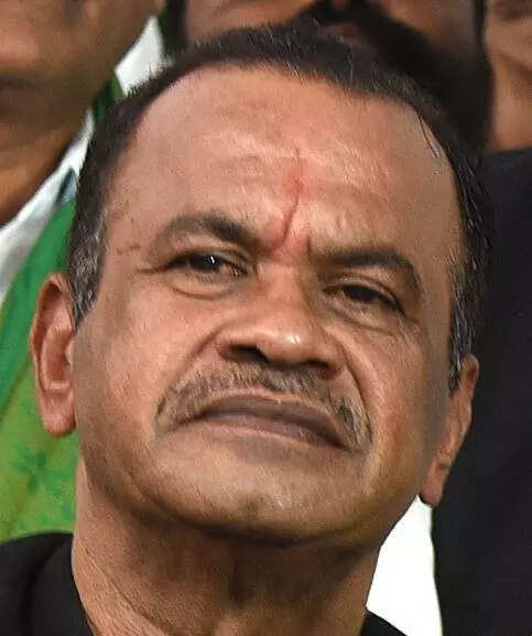 Missing Komatireddy and Vivek families in PAC sparks buzz in Cong over cabinet berths