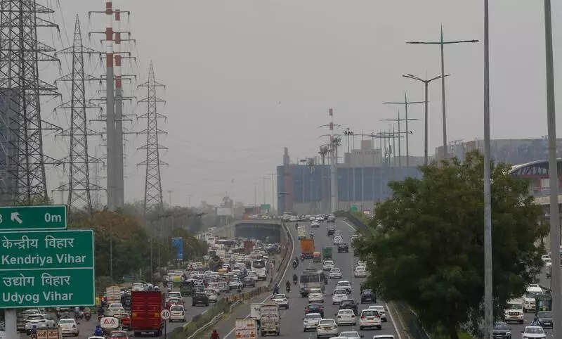 Maximum temperature drops 3.5°C, high winds bring relief from intense heat in Gurgaon