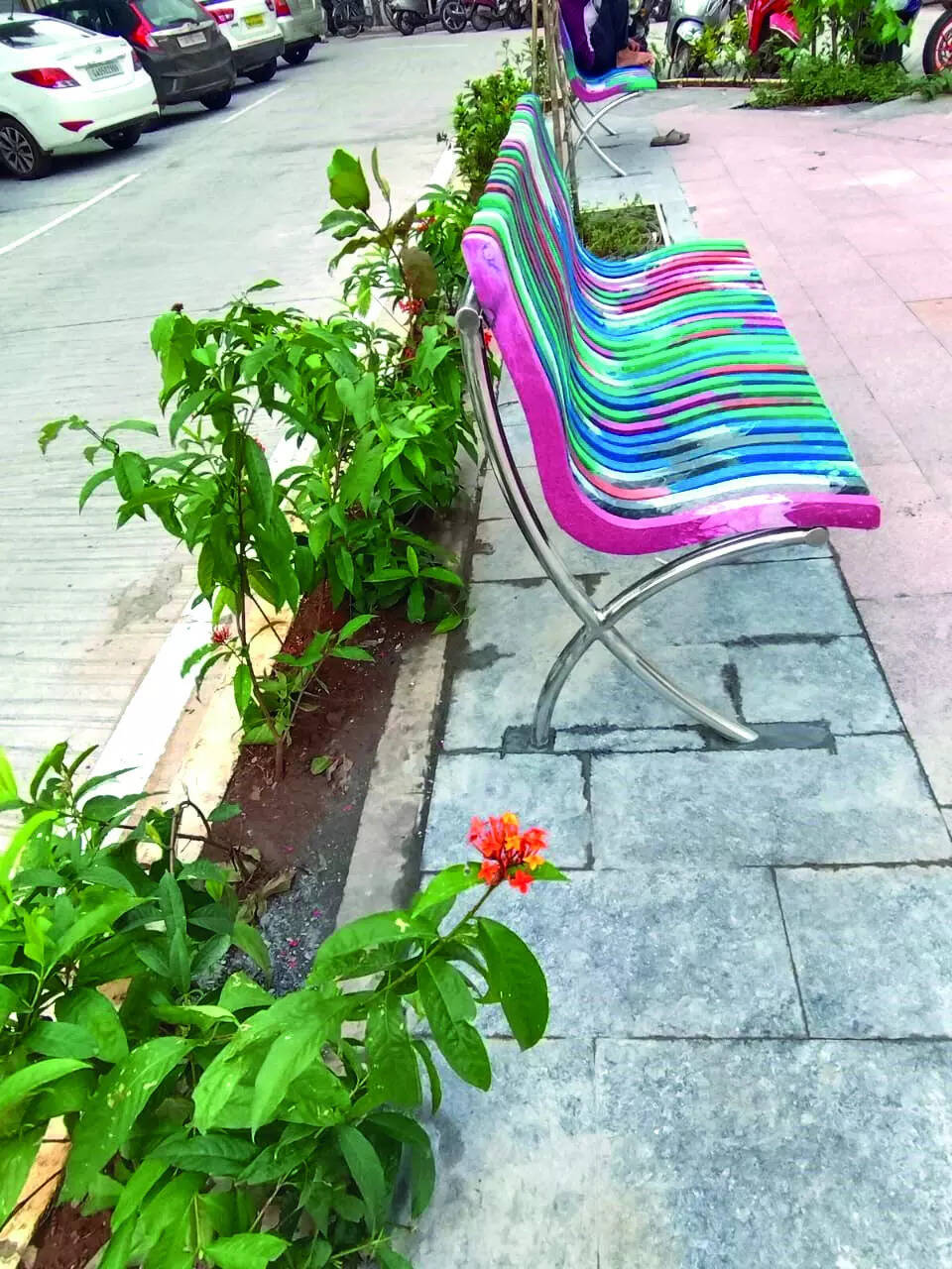 State capital gets benches made of recycled plastic