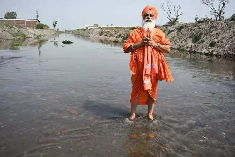 Seechewal warns dyeing units against polluting Buddha Dariya