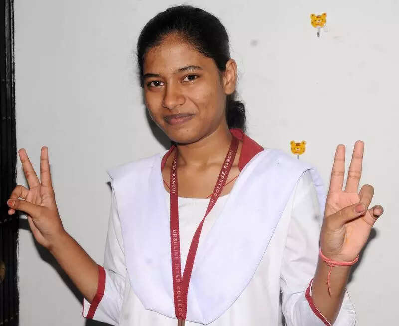 Daughters of 2 daily wagers top Ranchi dist