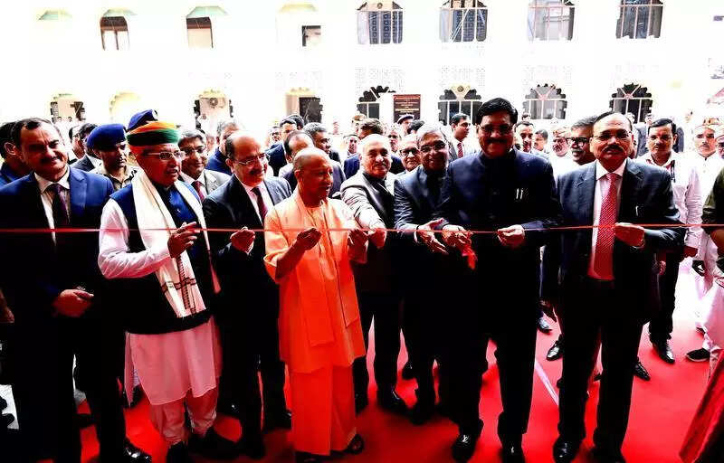 Under rule of law, litigant asimportant as bar, bench: CM