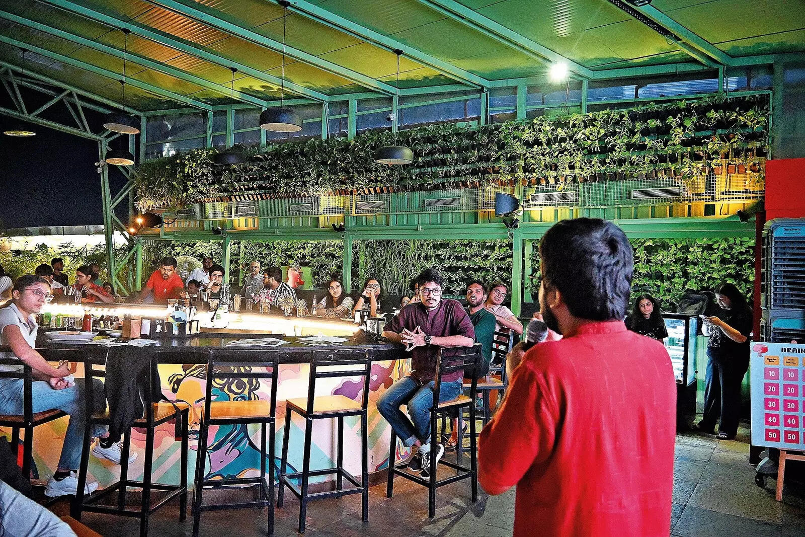In Bengaluru, pubs serve up science to the masses