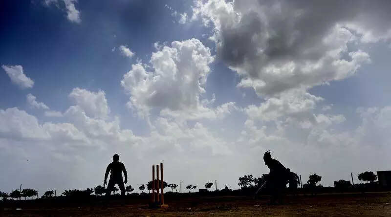 Thunderstorm, cloudy sky likely in city today