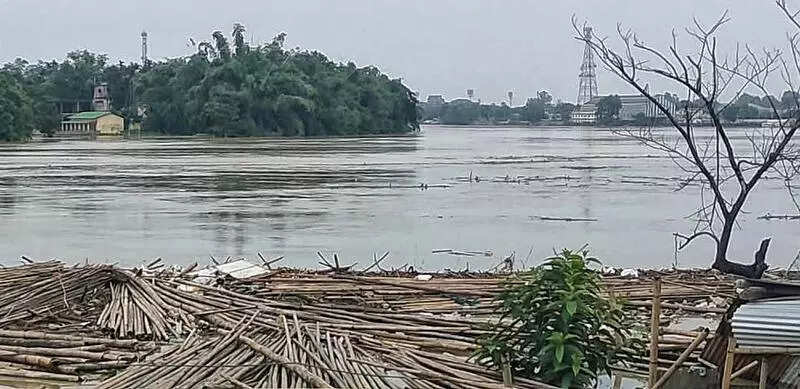 Situation worsens in Barak, 37-yr-old slips into floodwaters