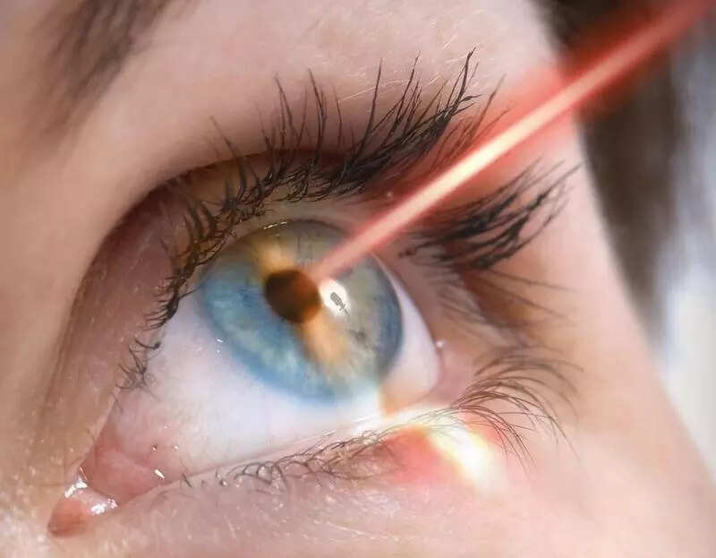 Doctors develop new light-based treatment for rare eye infection