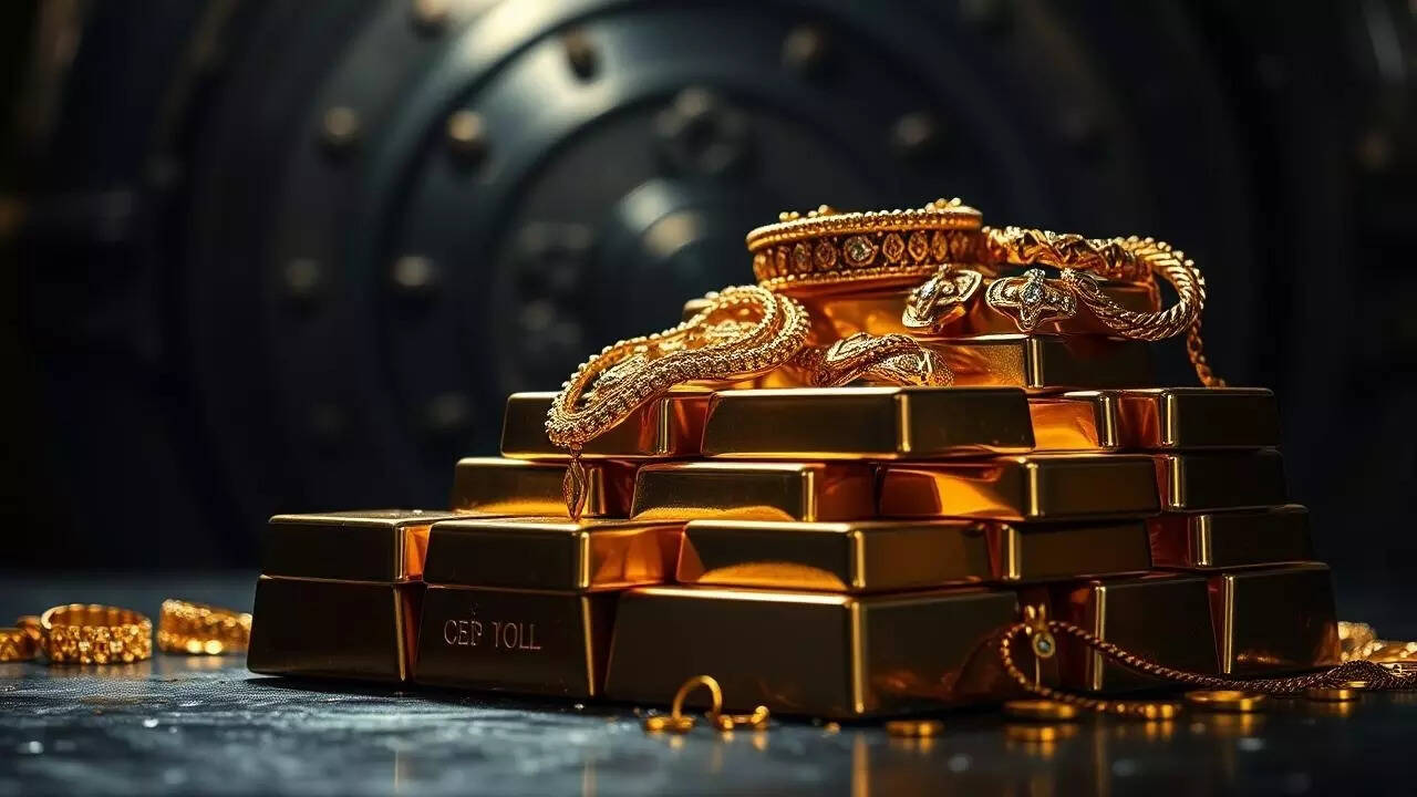 Gold price prediction today: Why gold rate may remain volatile this week & should you sell or buy?
