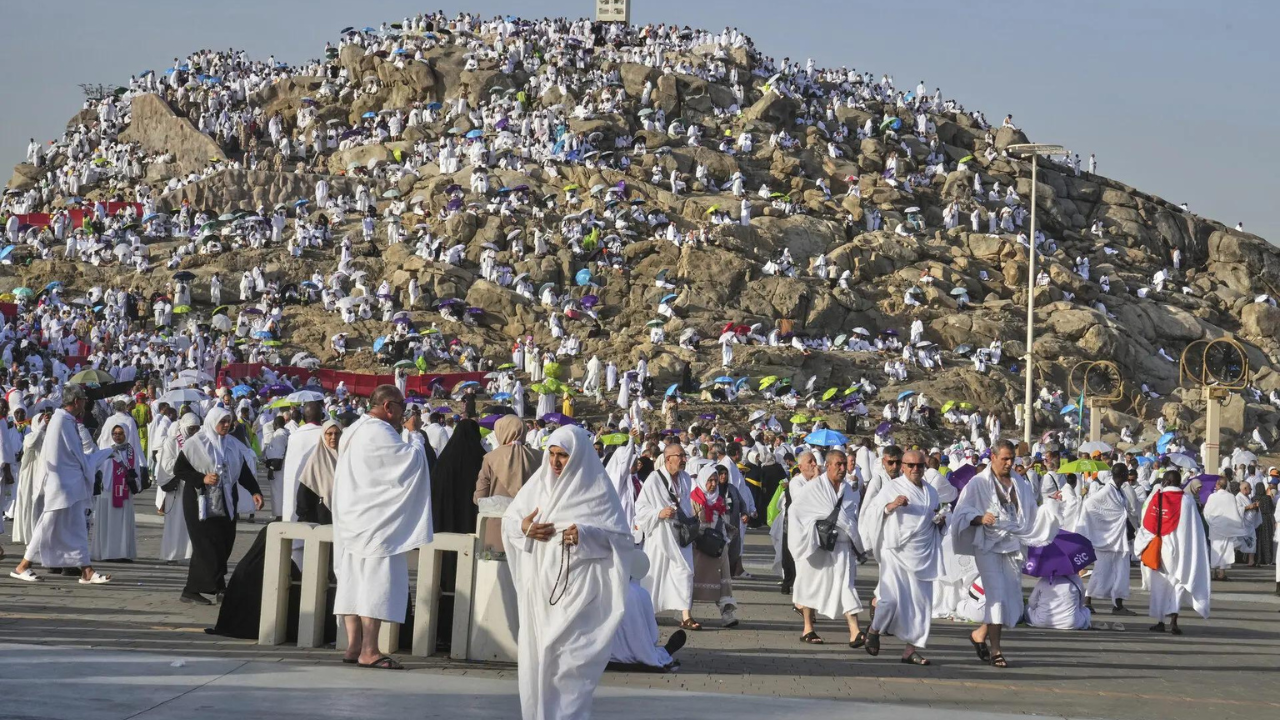 Muslim pilgrims seek forgiveness, shade on Mount Arafat during key Haj ritual