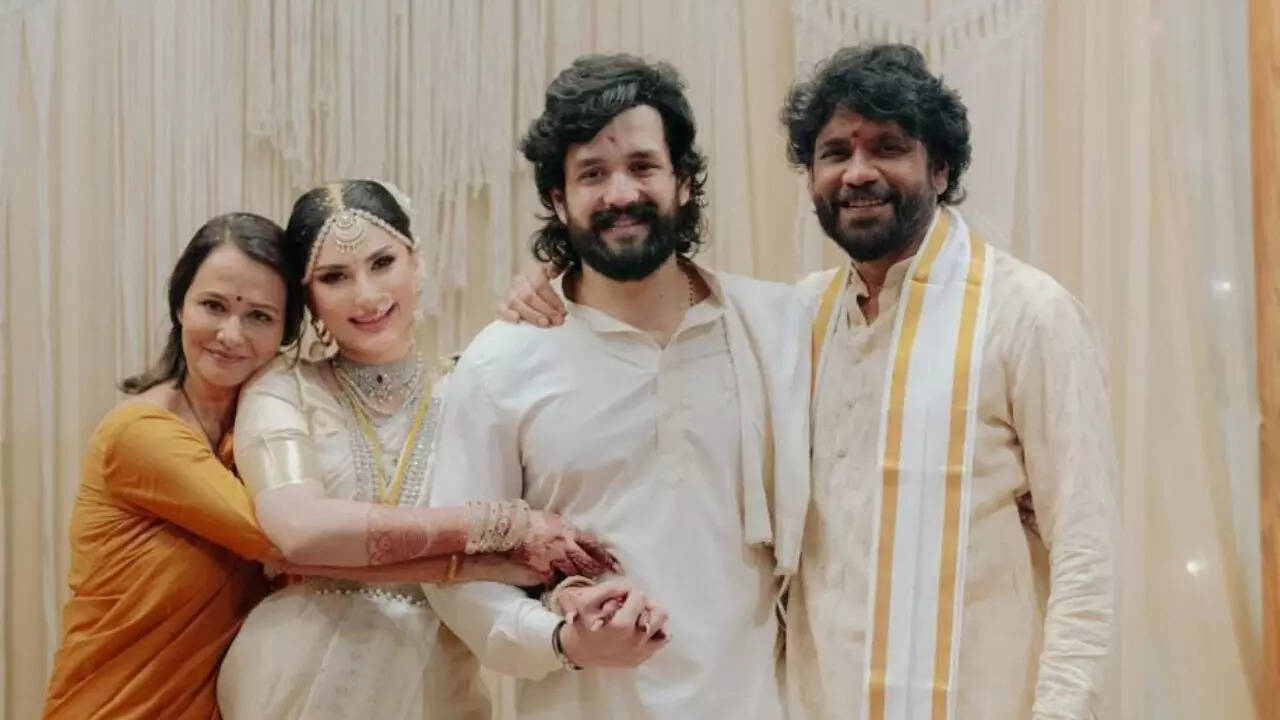 Nagarjuna drops official pics from Akhil- Zainab's wedding