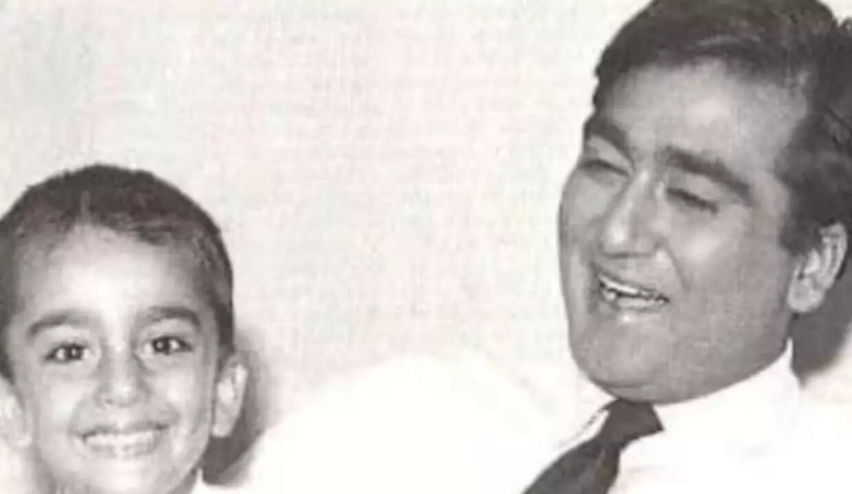 Sanjay turns emotional on father Sunil Dutt's birth anniversary