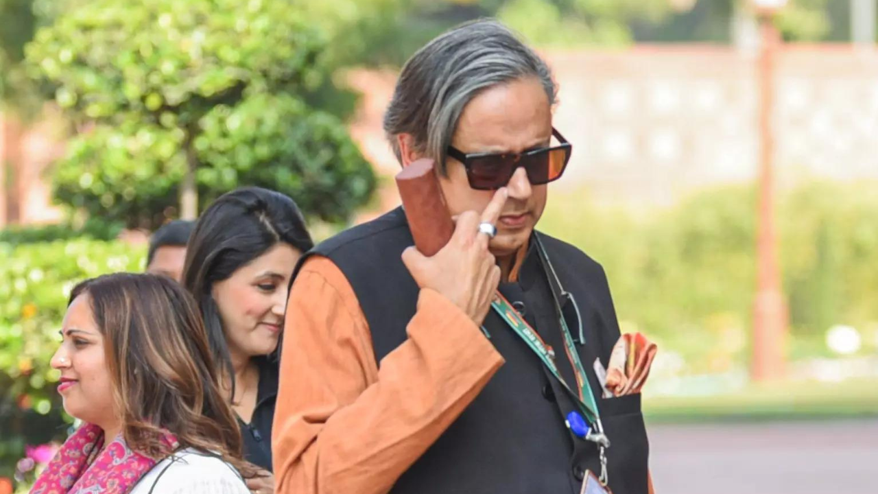 Once a rebel, always a rebel? Congresss Tharoor dilemma
