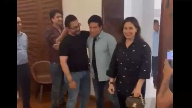 Viral Video: Sachin surprises Aamir at 'Sitaare Zameen Par' screening