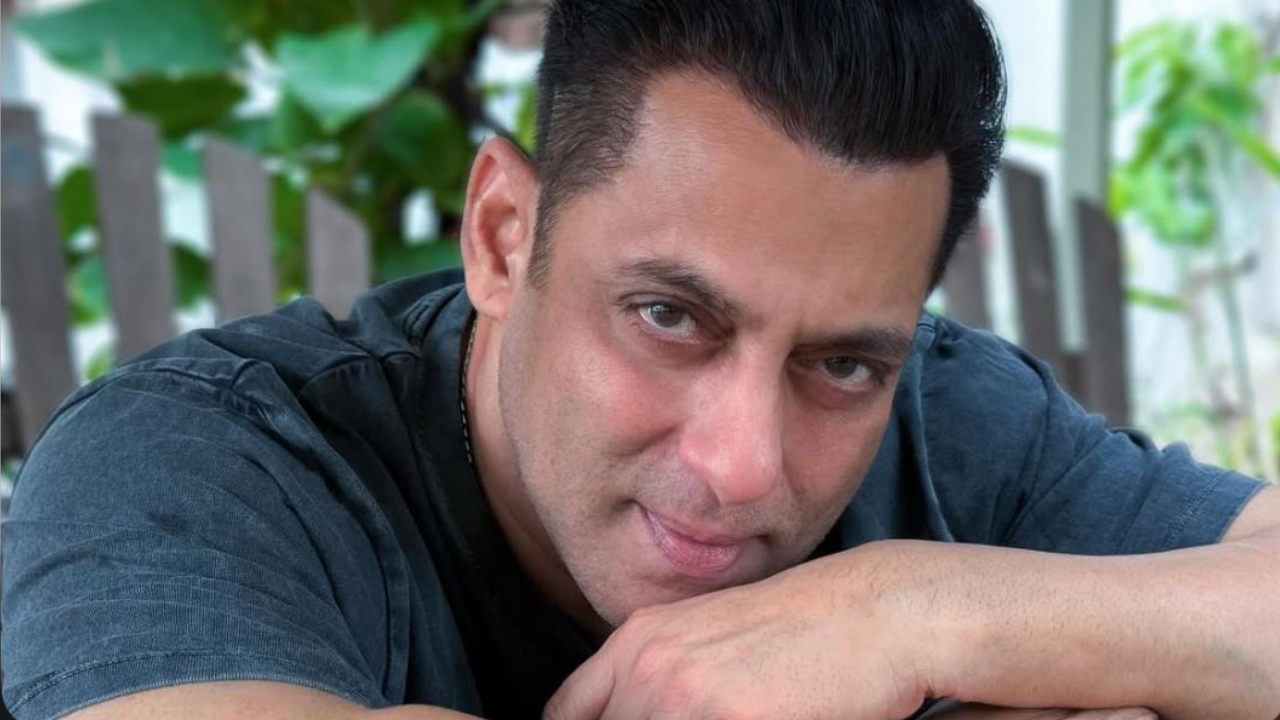 Salman Khan wishes fans ‘Eid Mubarak’