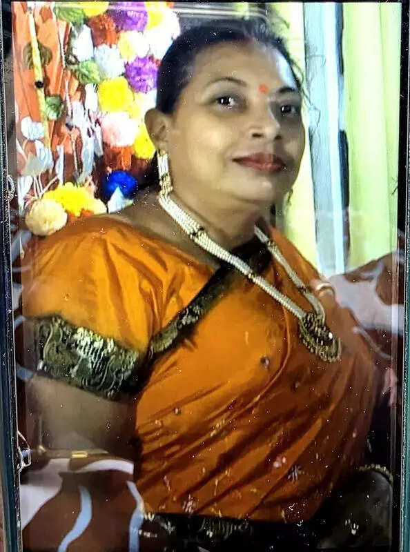 Civic volunteer hit by toto near Nabanna, dies