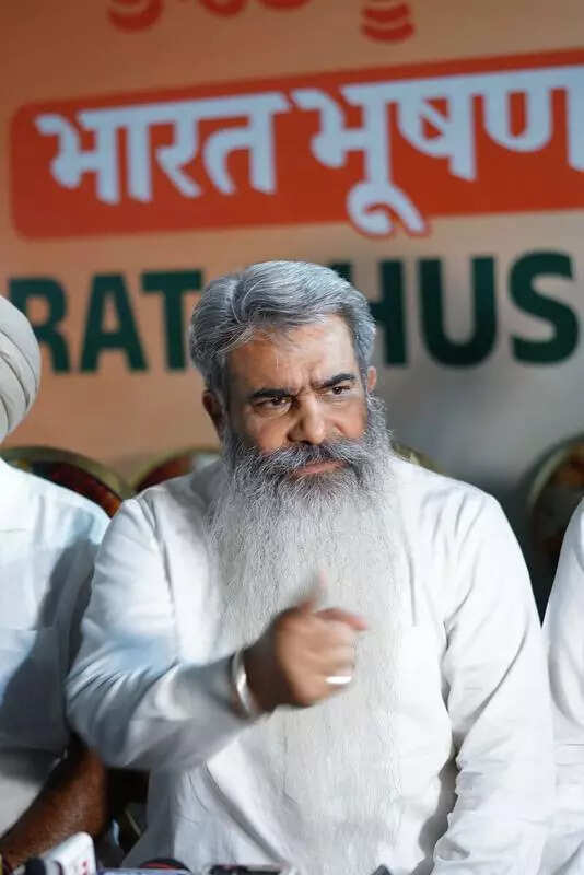 CM has lost control of govt depts, should resign: Ashu