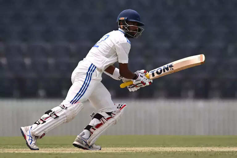 2nd unofficial Test: Abhimanyu Easwaran's gritty 80 take India A to 163/4 on Day 3