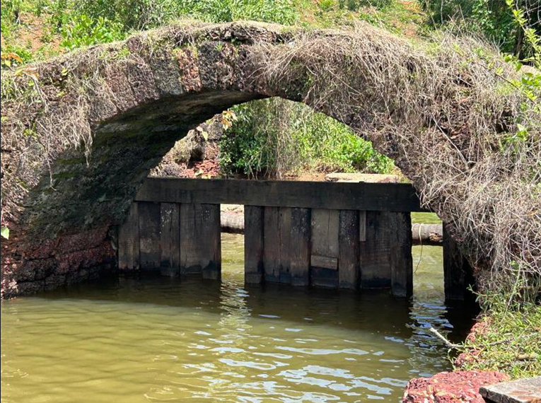 Inspection of sluice gates at Neura exposes broken infra