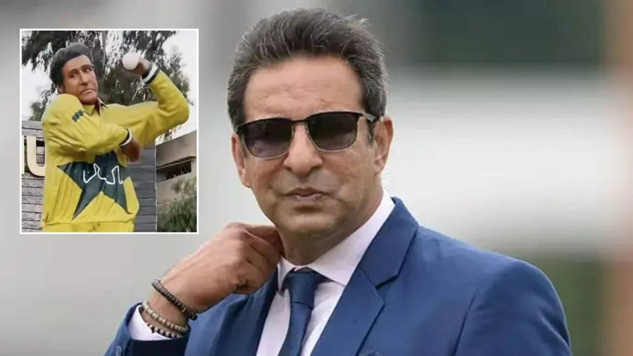 '90% disappointment': Wasim Akram's new statue triggers hilarious reactions