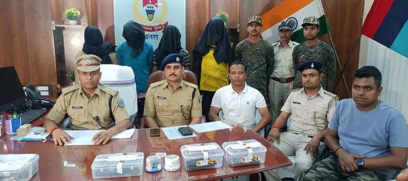 Four held in Chatra for clerk’s abduction