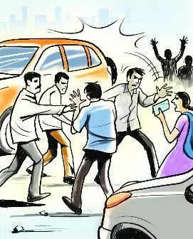 3 attacked by goonda gang at Kazhakkoottam