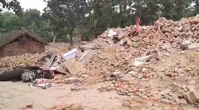Bulldozers raze four mazars in Katarniaghat