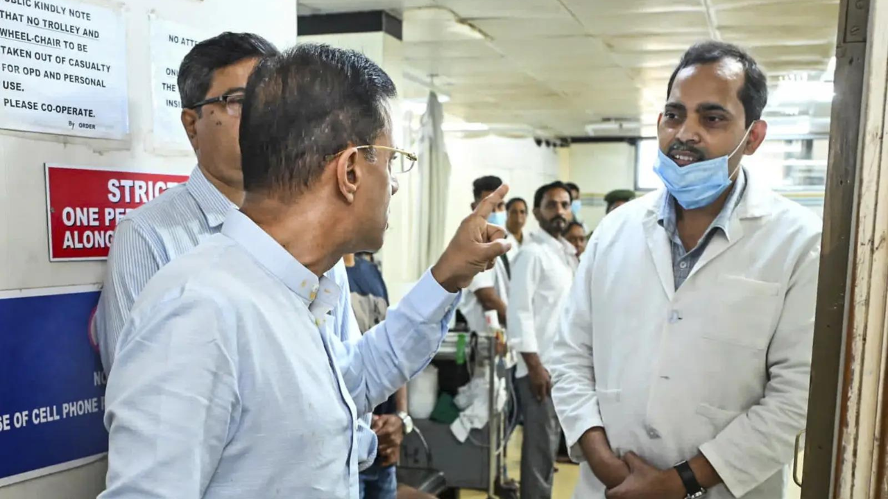 Apologise publicly in 24 hours or face strike: Goa doctors to health minister Vishwajit Rane