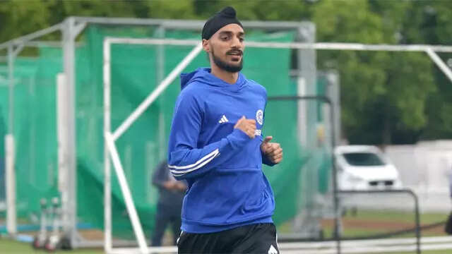'Haath me red cherry': Arshdeep reveals training highlights as Team India begins Test prep