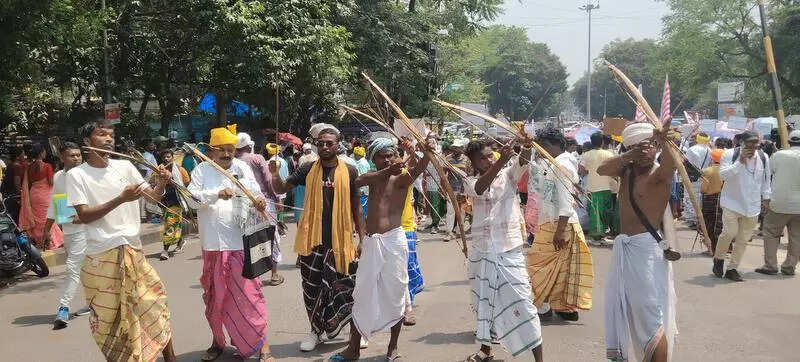 Tribals protest municipal limits extension in Jamshedpur
