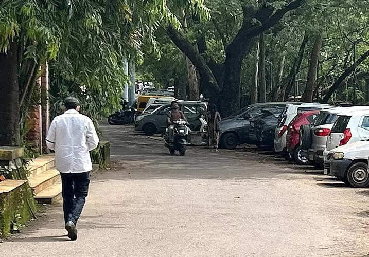 Rane fails to show up, CM does;GMC doctors’ protest fizzles out